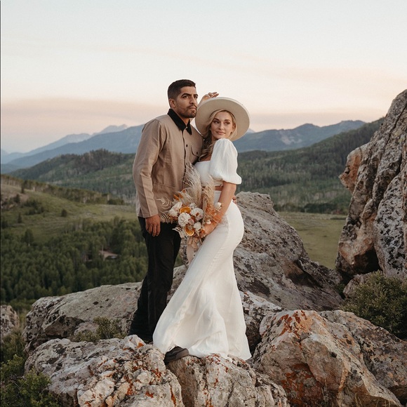 MEET THE SELLER! - Picture 1 of 8